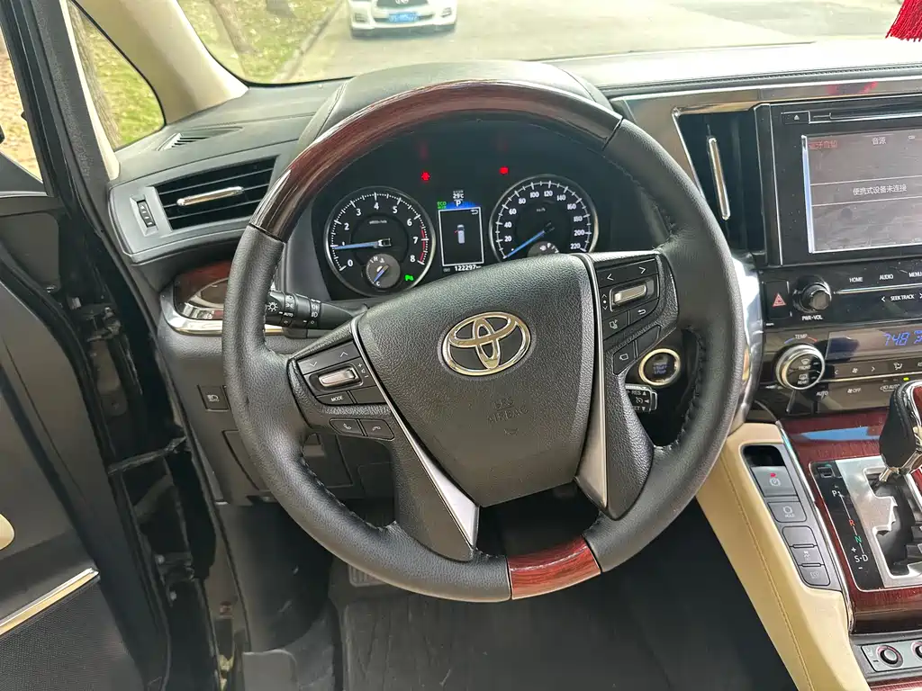 Toyota Alphard 2015 — фото 9