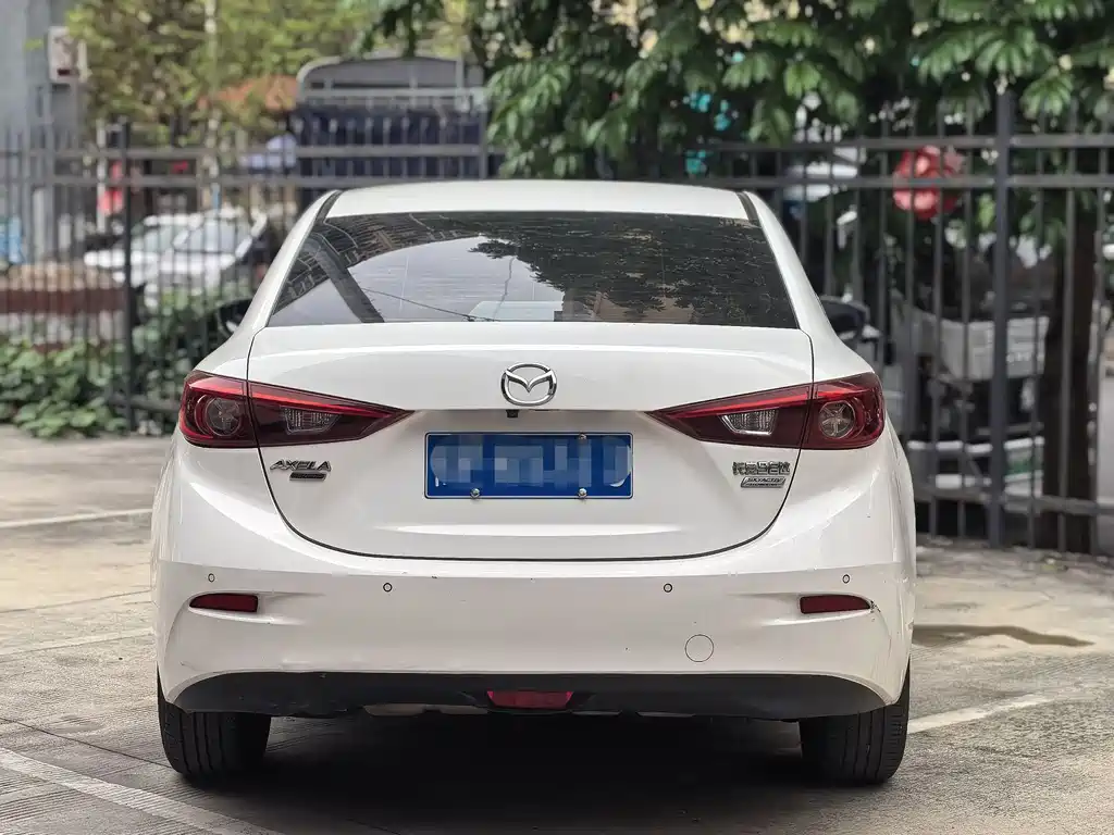 Mazda 3 Axela 2019 — фото 4