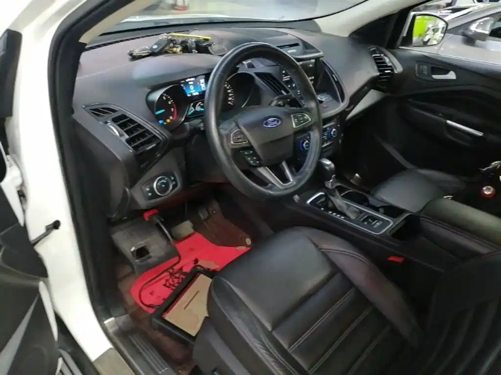 Ford Kuga 2017 — фото 10