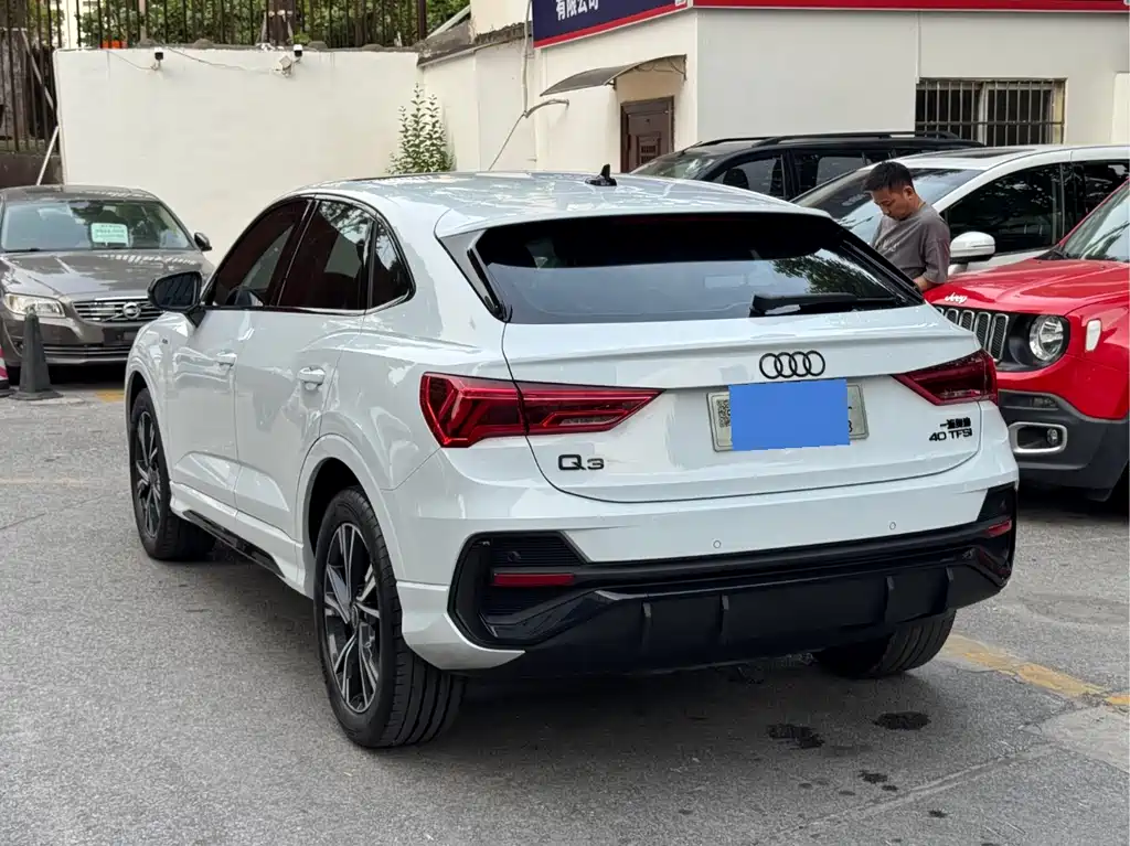 Audi Q3 Sportback 2023 — фото 3