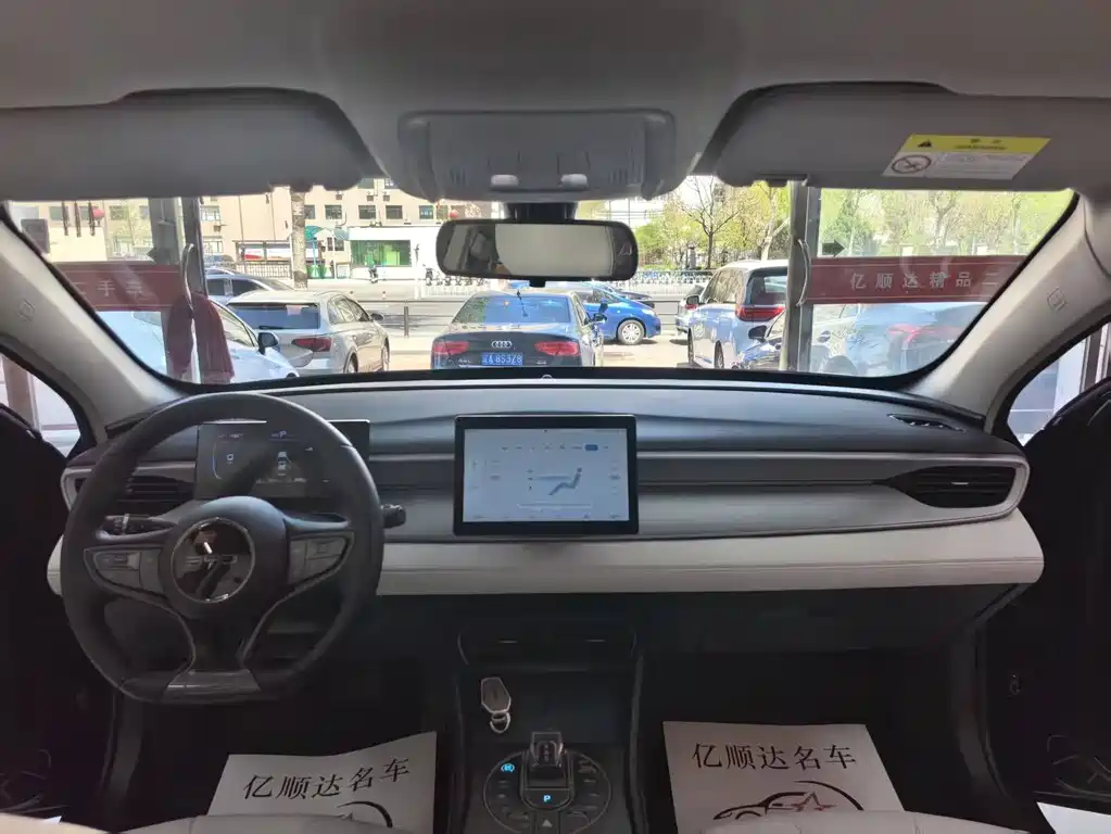 BYD Seal 05 DM-i 2025 — фото 8
