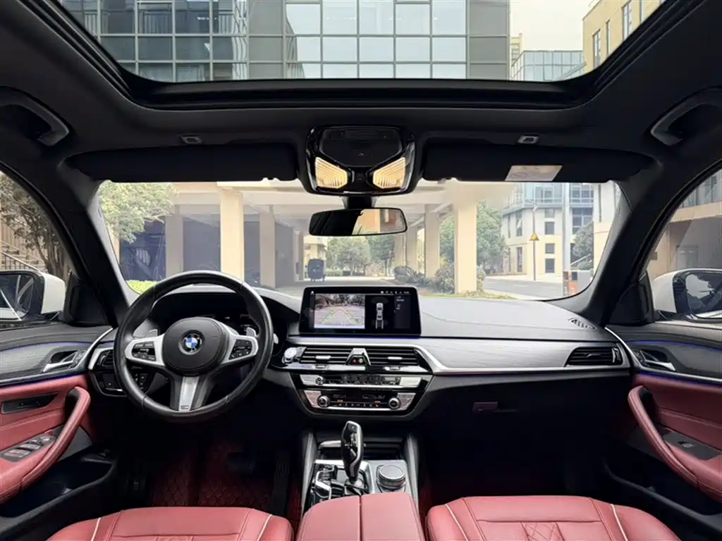 BMW 5 Series 2021 — фото 14