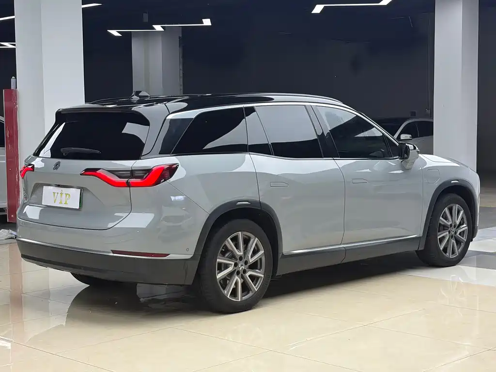 NIO ES8 2022