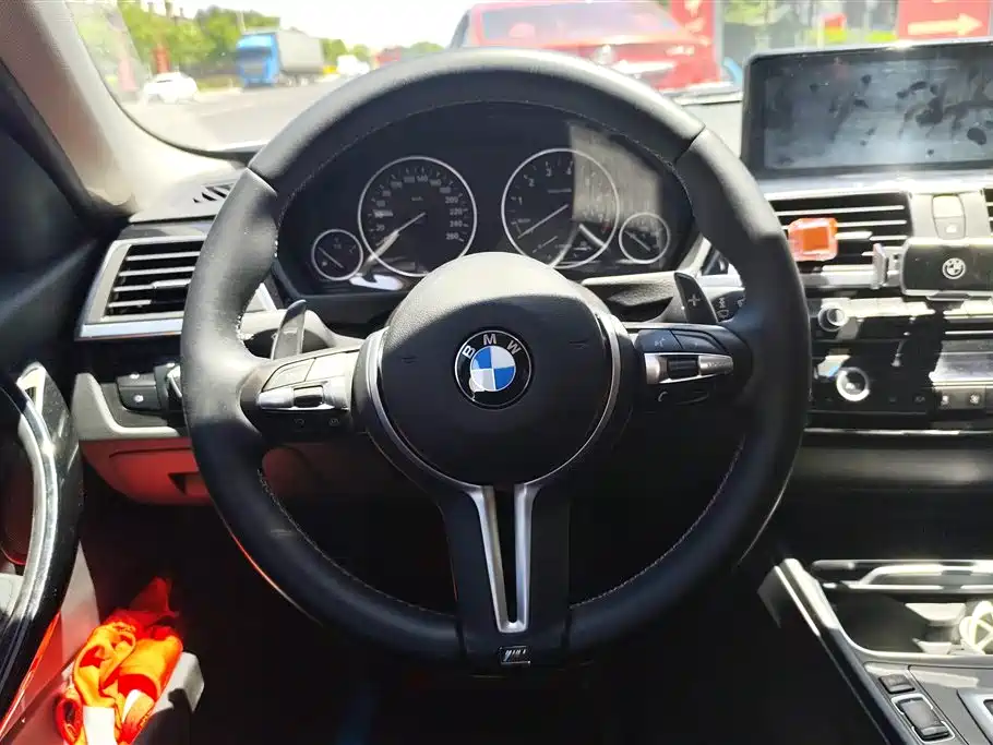 BMW 3 Series 2017 — фото 15