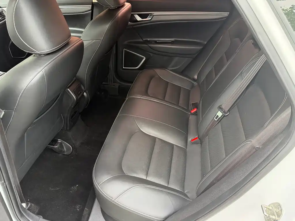Geely Emgrand GS 2017