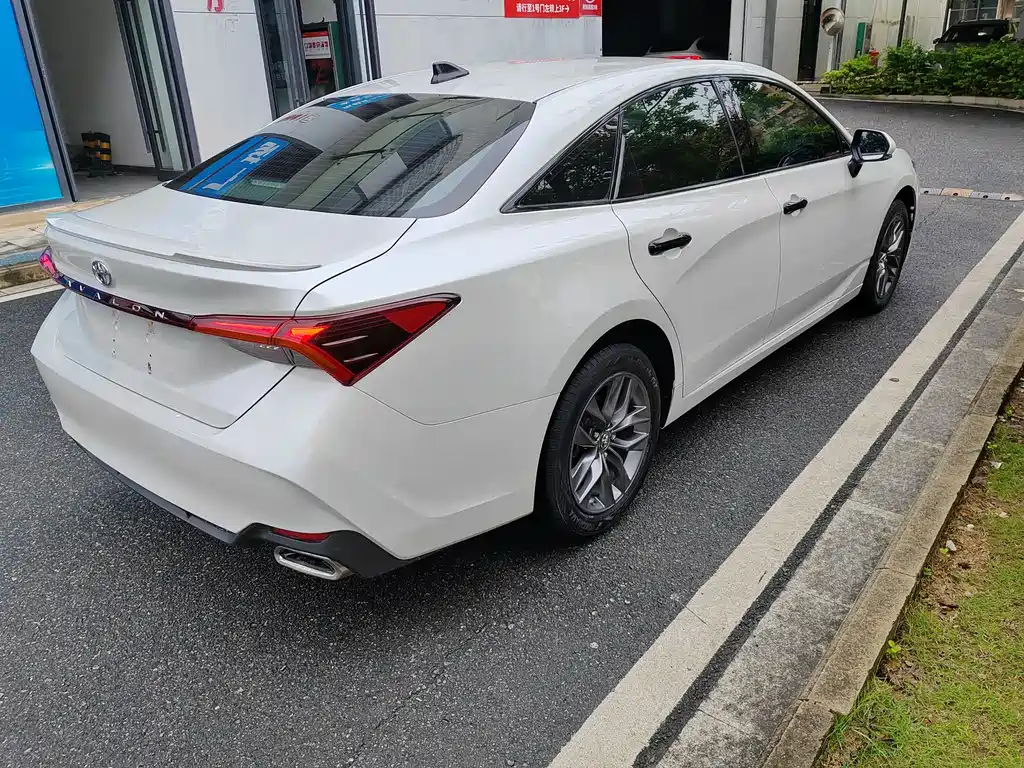 Toyota Avalon 2022