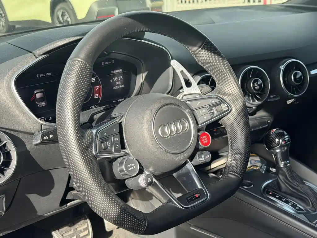 Audi TT 2015 — фото 11