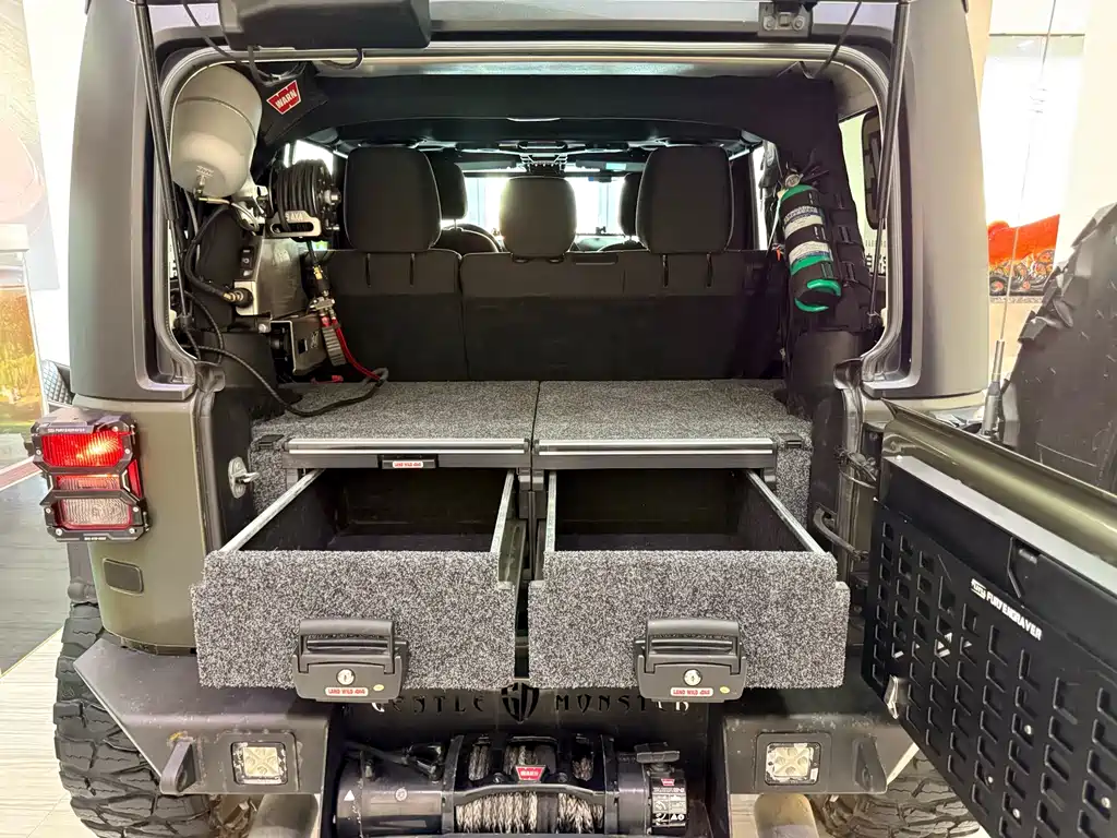 Jeep Wrangler 2016 — фото 25
