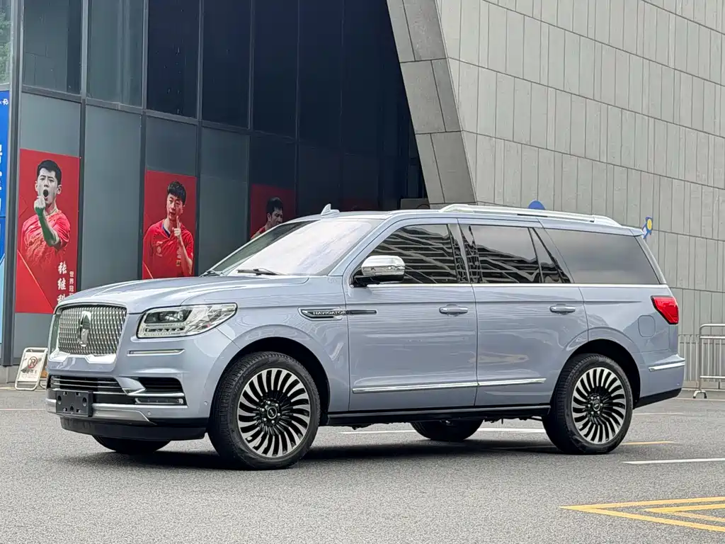 Lincoln Navigator 2021 — фото 1