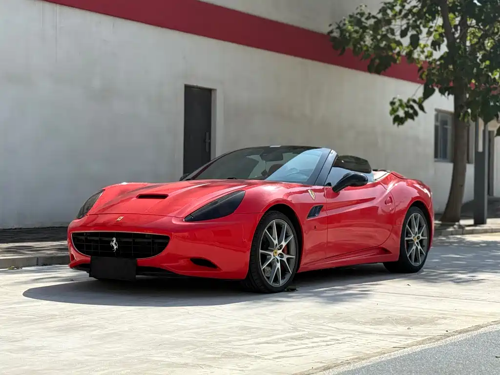 Ferrari California T 2011 — фото 1