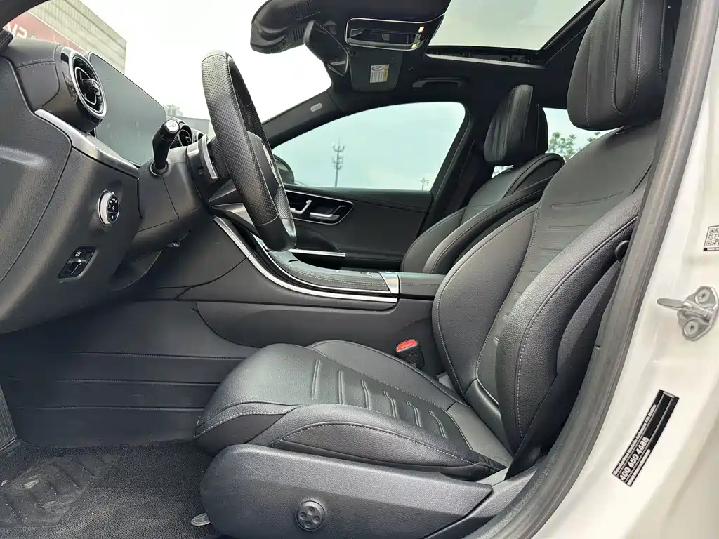 Mercedes-Benz C-Class 2023 — фото 11