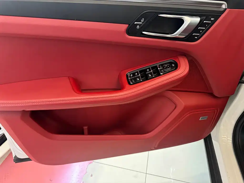 Porsche Macan 2020 — фото 14