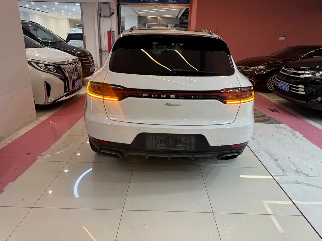 Porsche Macan 2020 — фото 16