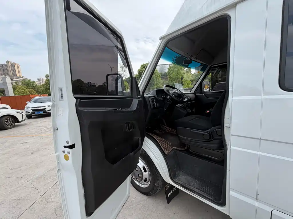 IVECO Daily 2025 — фото 3