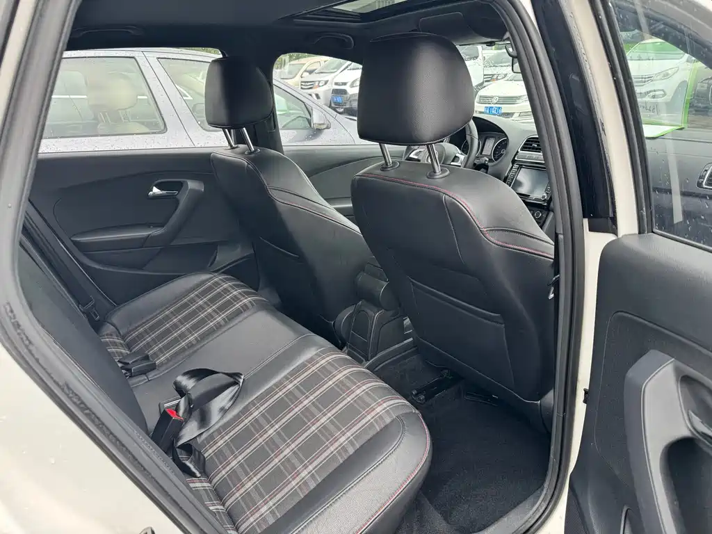 Volkswagen Polo 2015