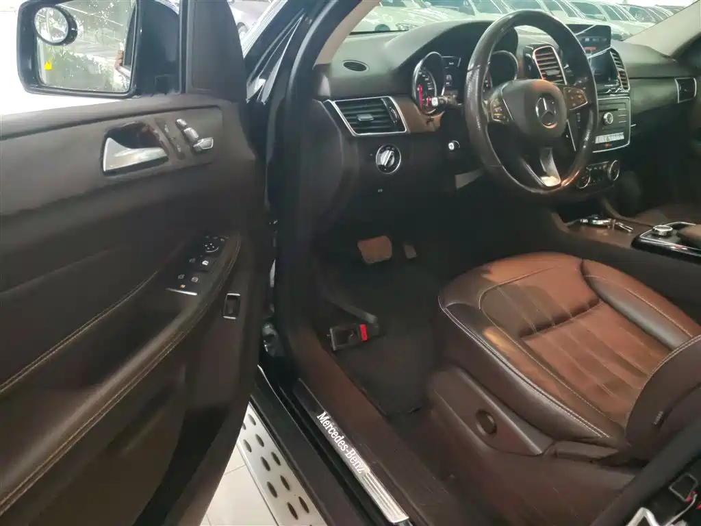 Mercedes-Benz GLE 2017 — фото 16