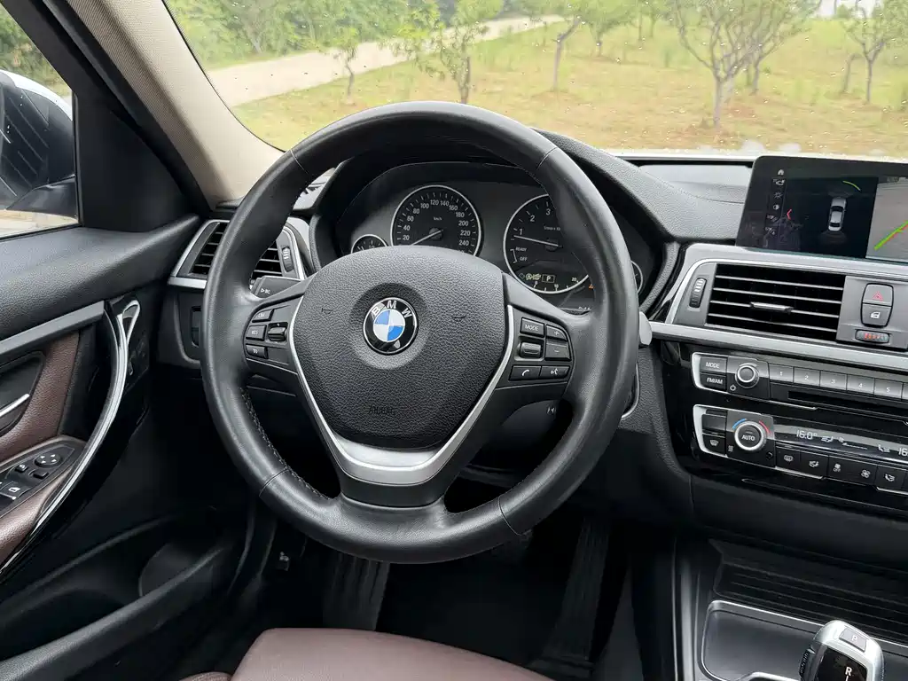 BMW 3 Series 2019 — фото 5