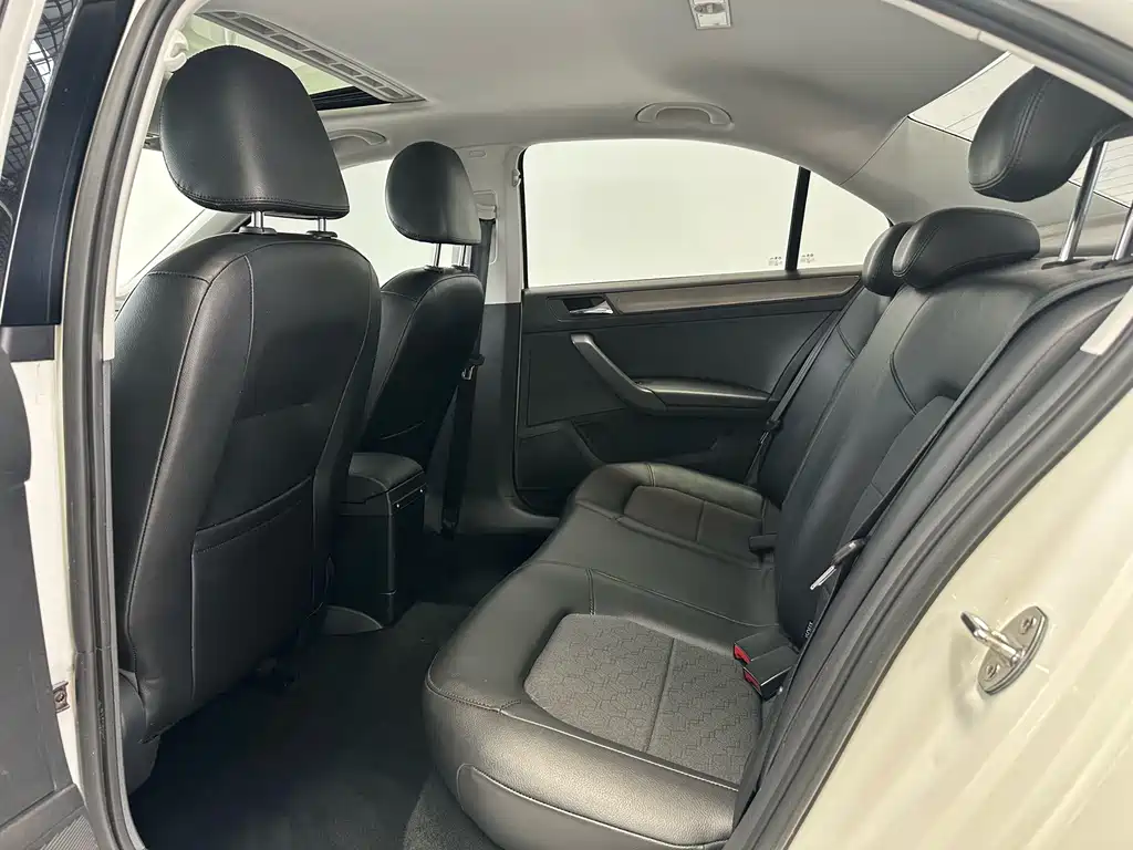 Volkswagen Santana 2016