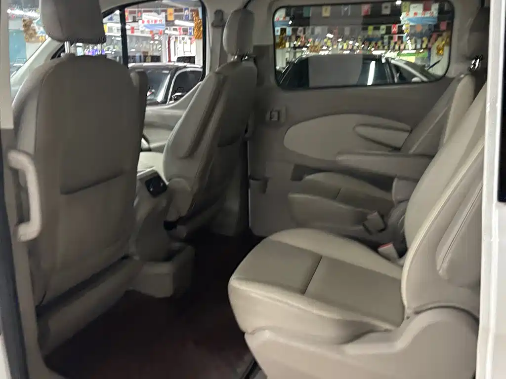 Ford Tourneo 2017 — фото 7