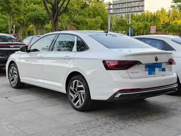 Volkswagen Sagitar 2025