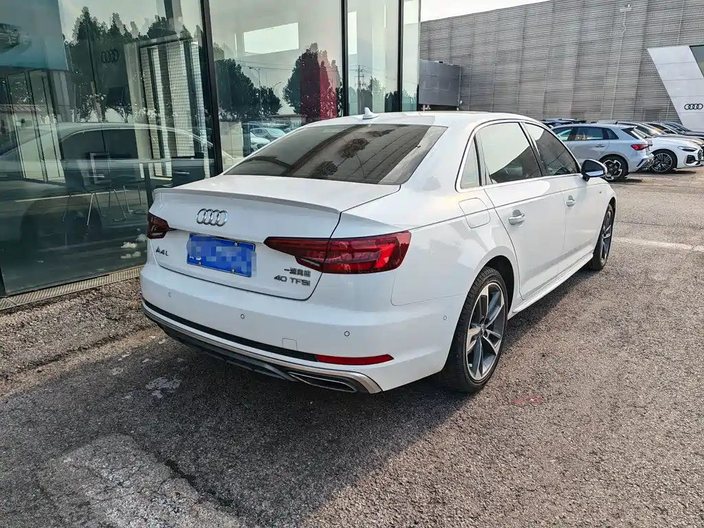 Audi A4L 2019