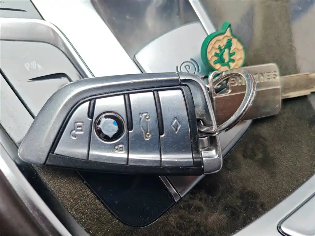BMW 7 Series 2017 — фото 15