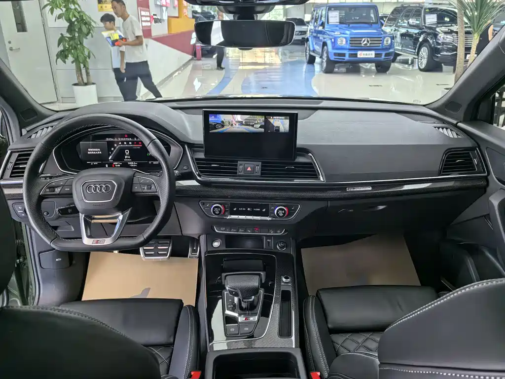 Audi SQ5 2022 — фото 14