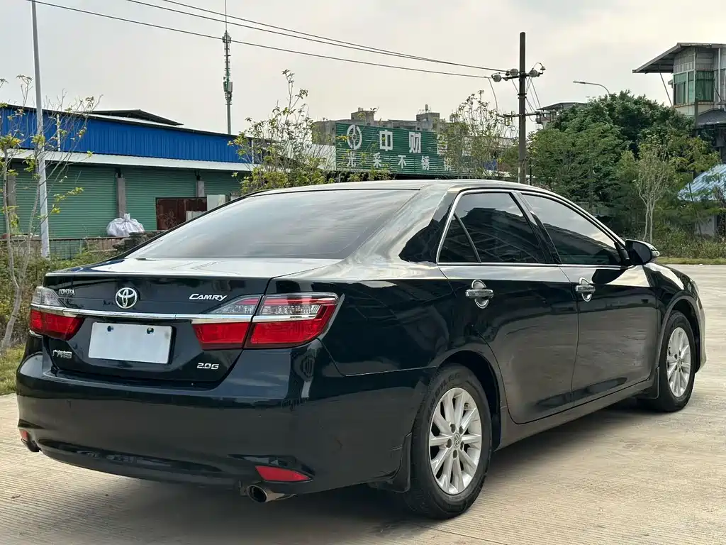 Toyota Camry 2016 — фото 7