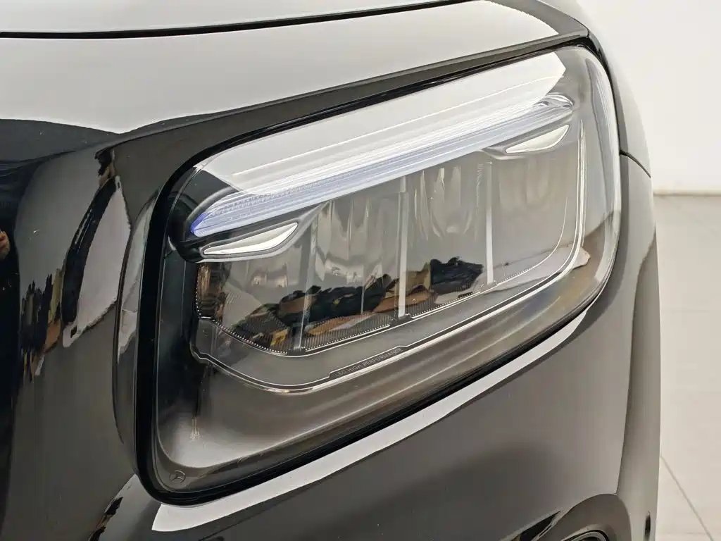 Mercedes-Benz GLB 2026