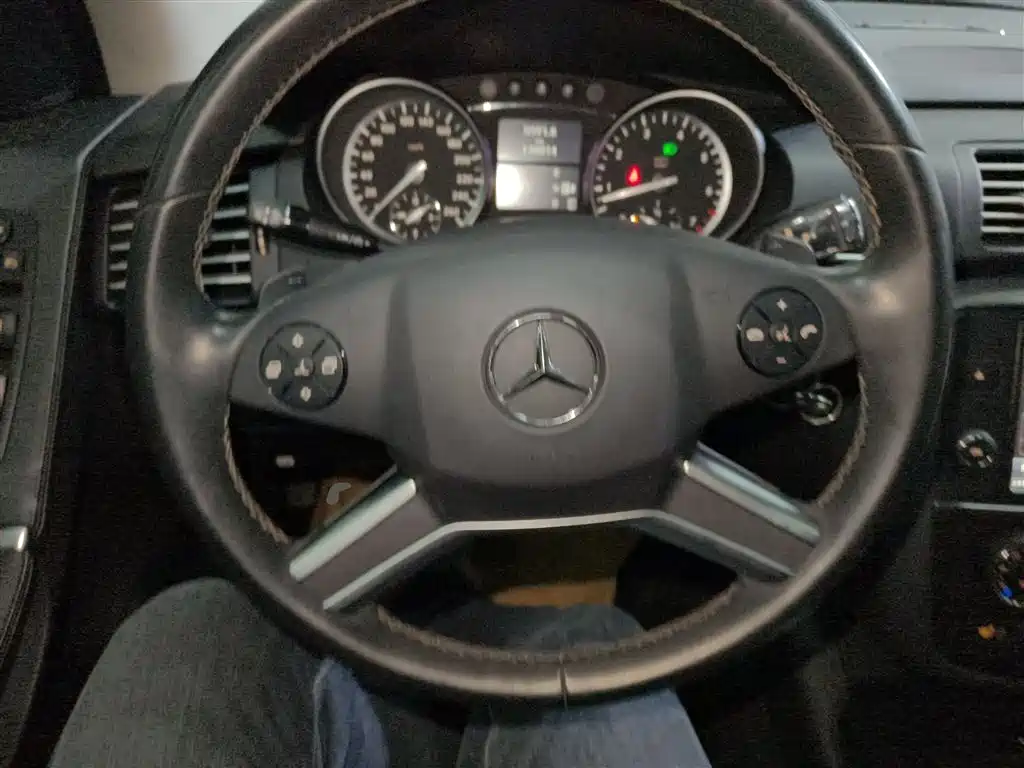 Mercedes-Benz R-Class 2017 — фото 11