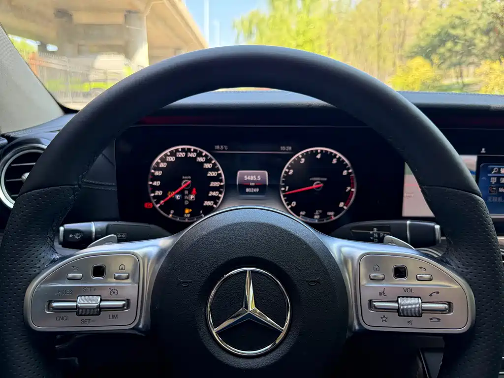 Mercedes-Benz E-Class 2019 — фото 10