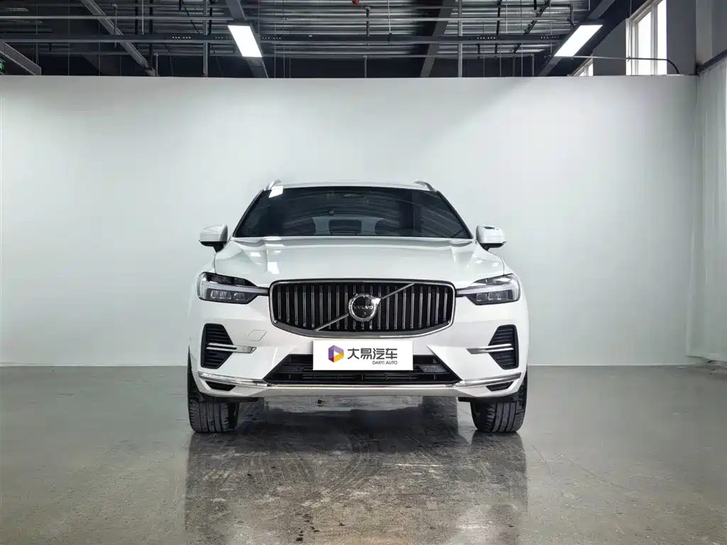 Volvo XC60 PHEV 2025 — фото 2