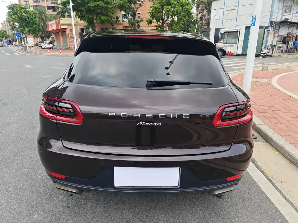 Porsche Macan 2017 — фото 16