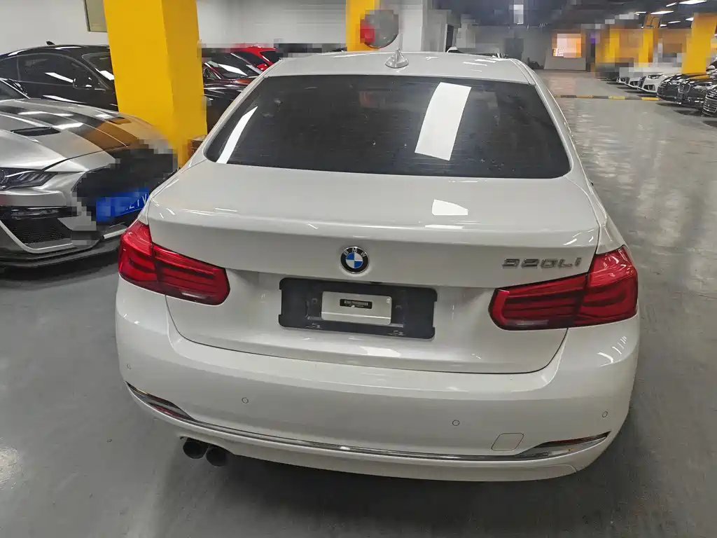 BMW 3 Series 2017 — фото 11