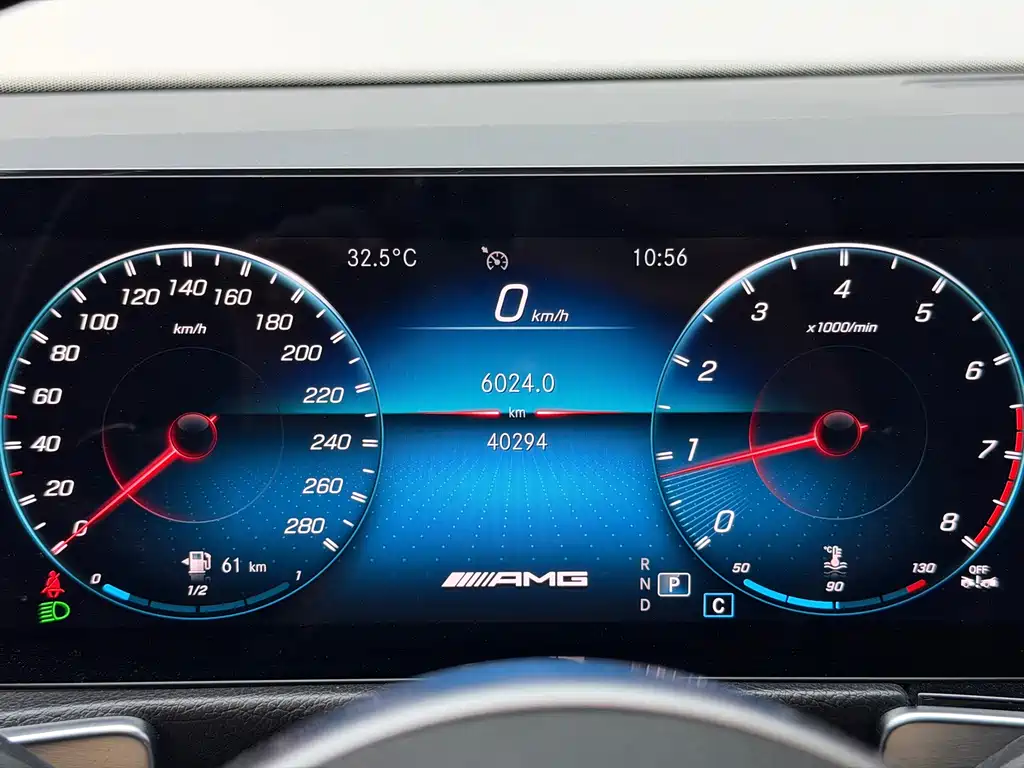 Mercedes-Benz GLB AMG 2024 — фото 4