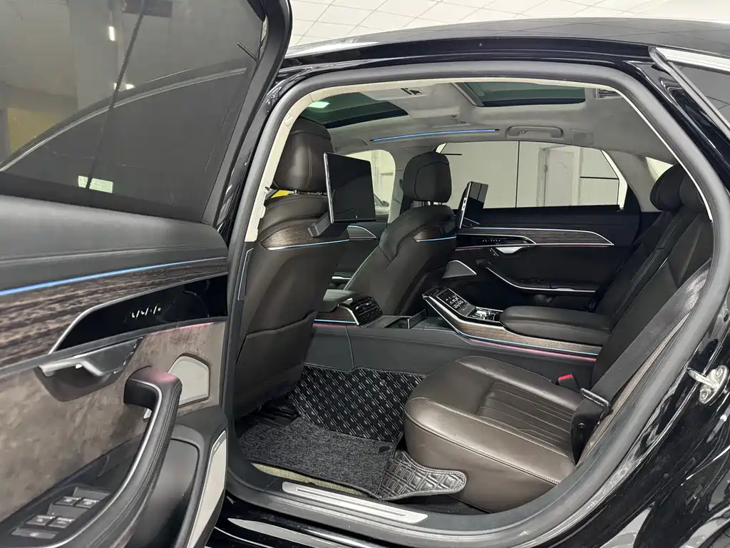 Audi A8 2022