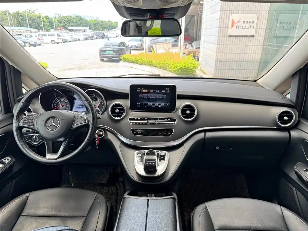 Mercedes-Benz V-Class 2019 — фото 10