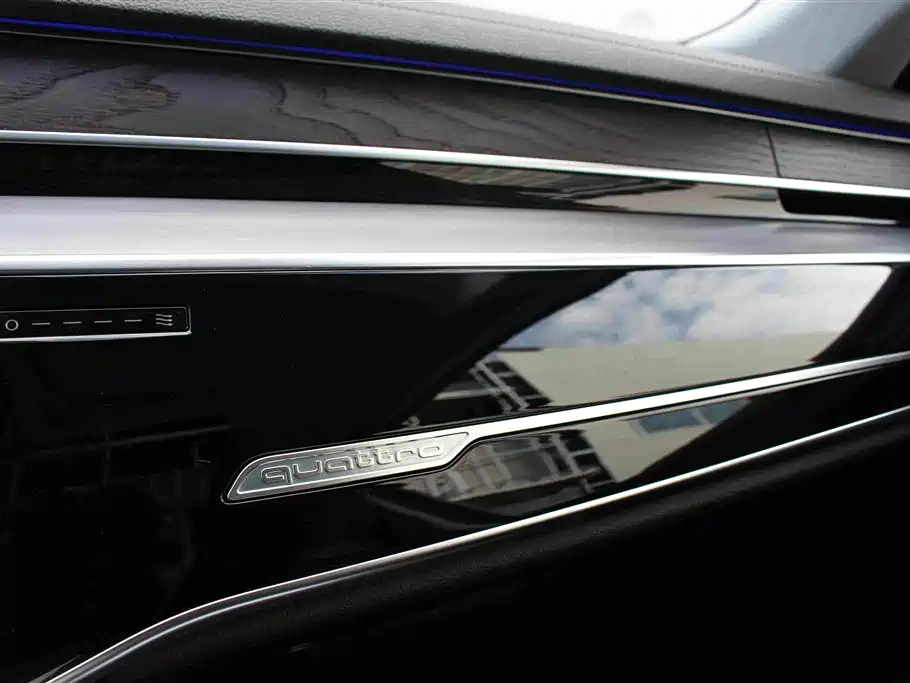 Audi A8 2020 — фото 11