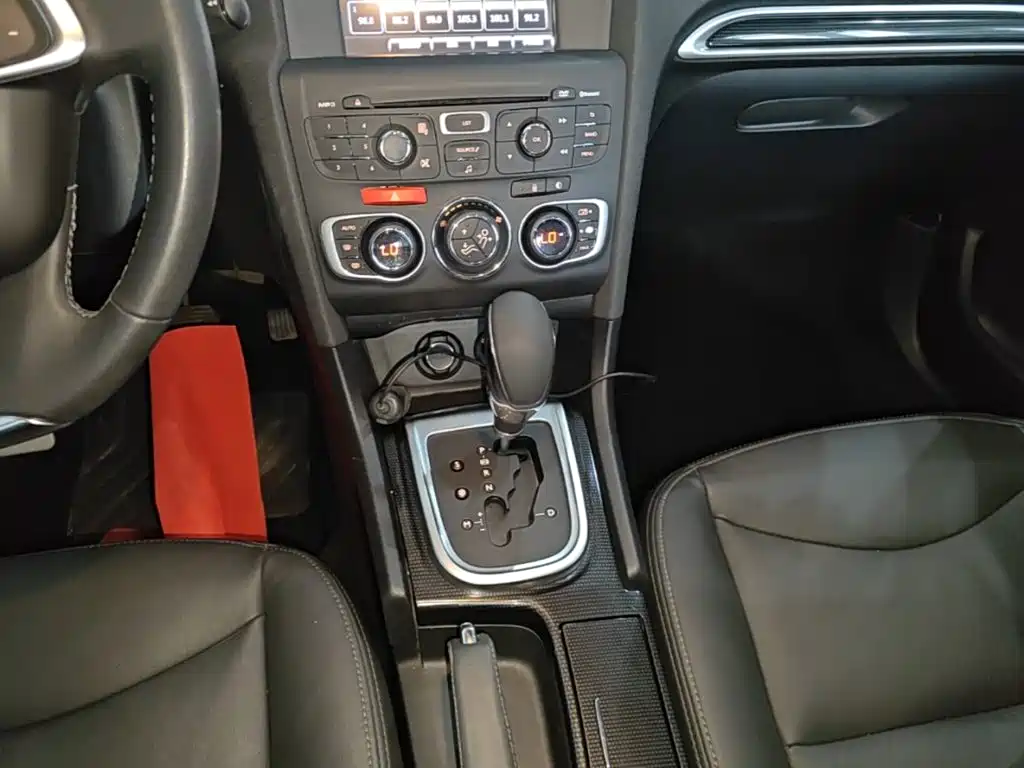 Citroën C4L 2015 — фото 14