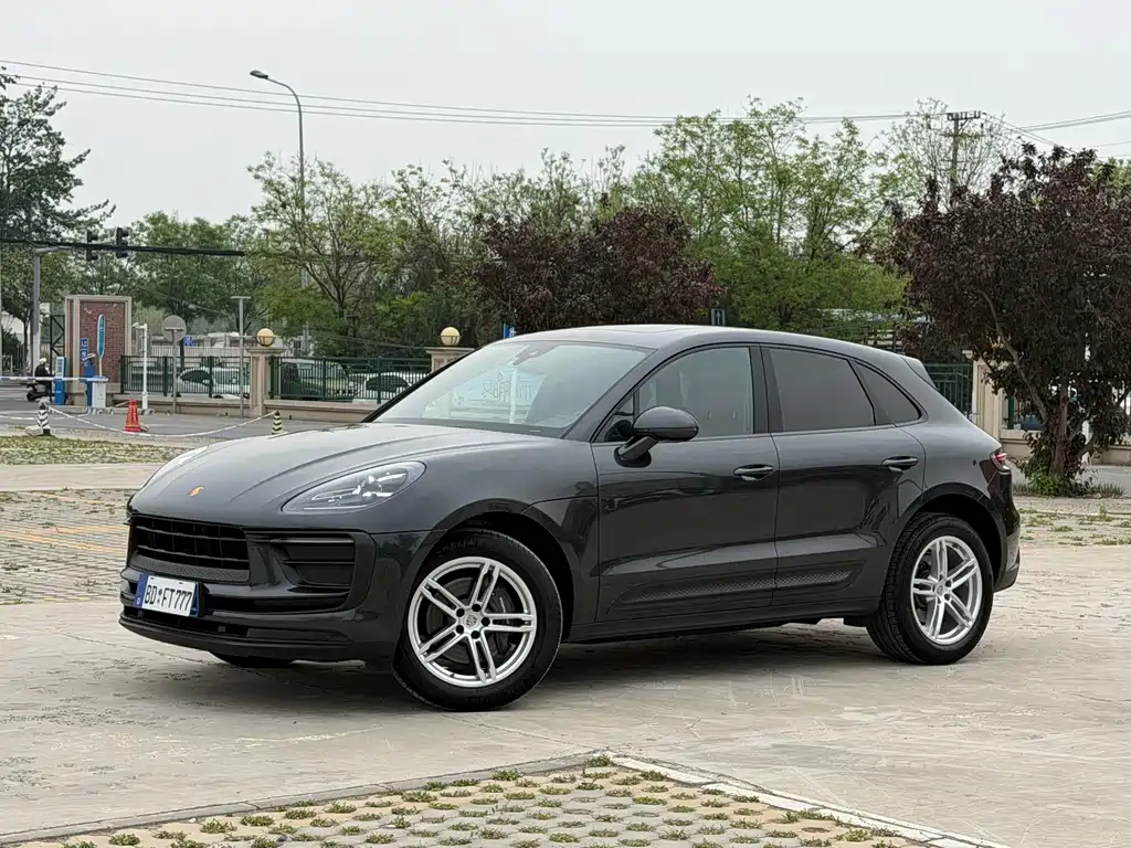 Porsche Macan 2024 — фото 1