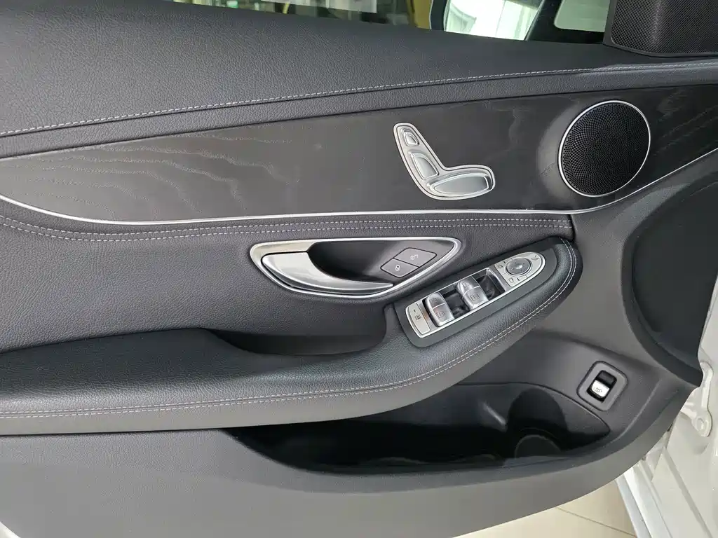 Mercedes-Benz C-Class 2020 — фото 6