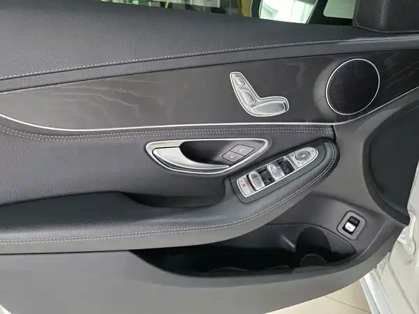 Mercedes-Benz C-Class 2020