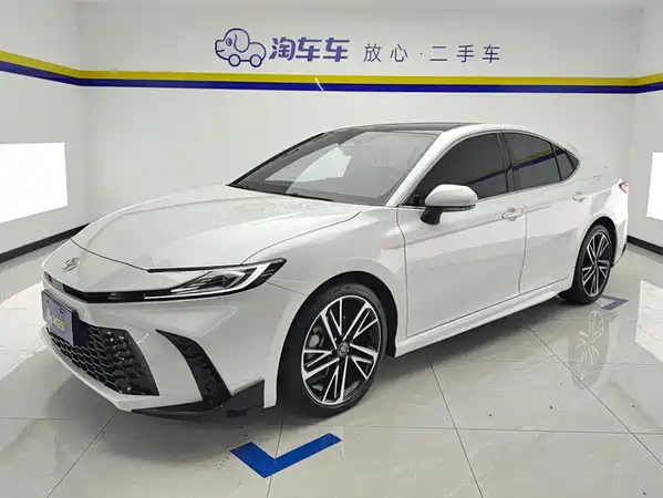 Toyota Camry 2025