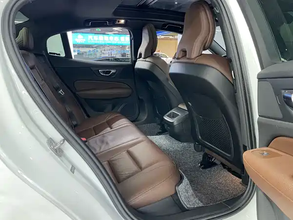 Volvo S60 2021