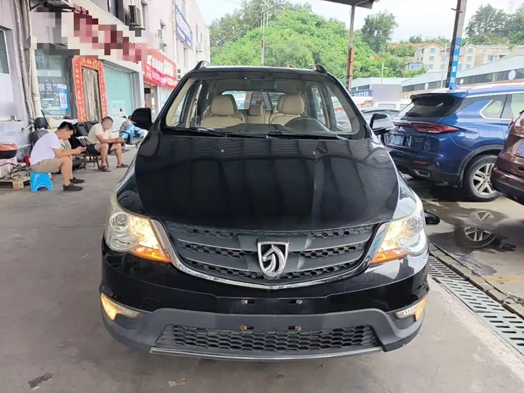 Baojun 730 2015