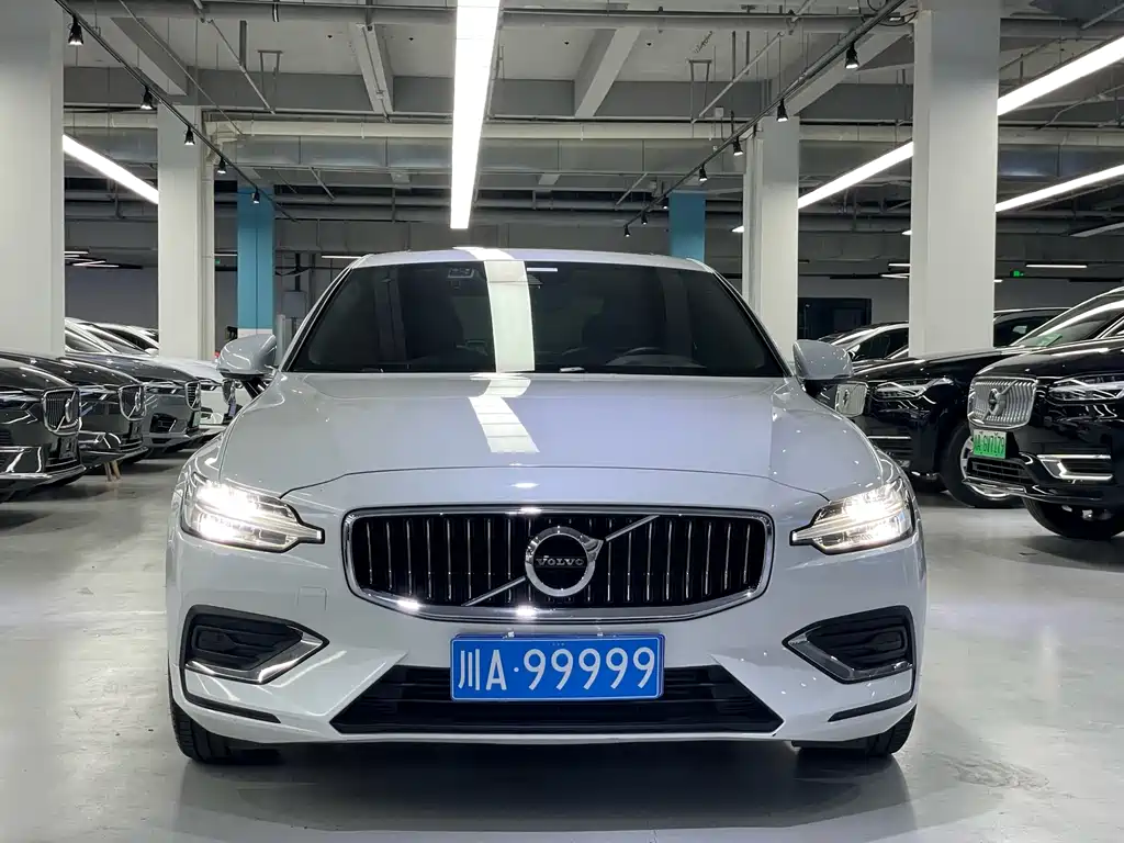 Volvo S60 2021 — фото 2