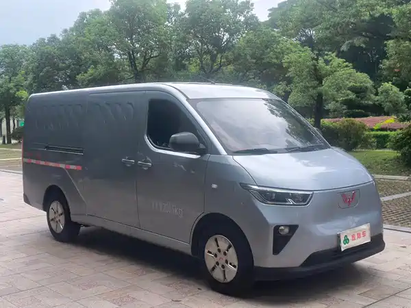 Wuling Yangguang 2025