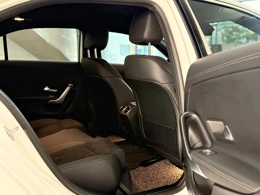Mercedes-Benz A-Class 2022 — фото 11