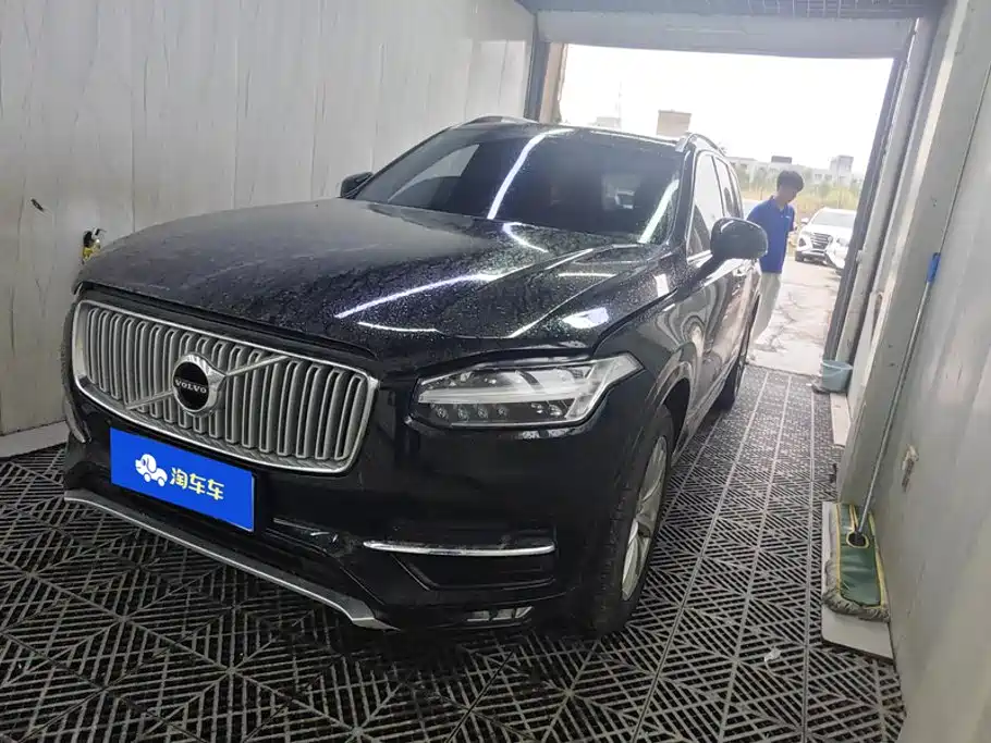 Volvo XC90 2018 — фото 1