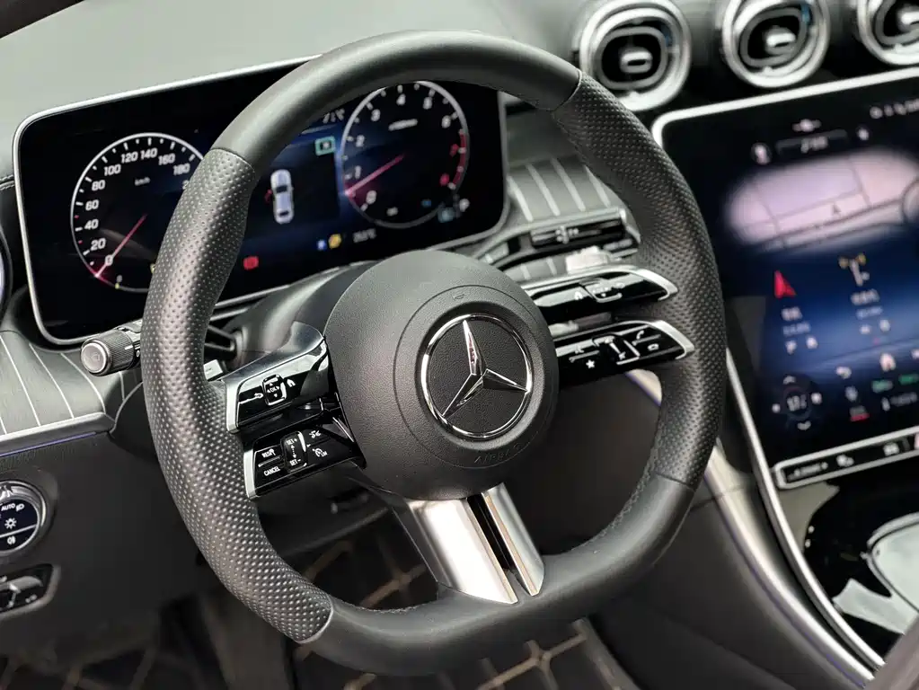 Mercedes-Benz C-Class 2023 — фото 12